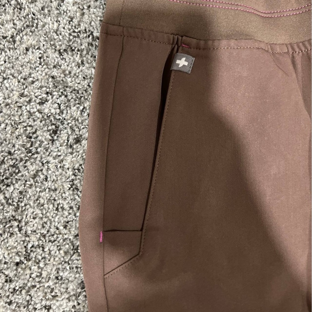 Figs Scrub Pants Soeng Womens Size XXS Smoky Taupe Technical Collection - Picture 4 of 8
